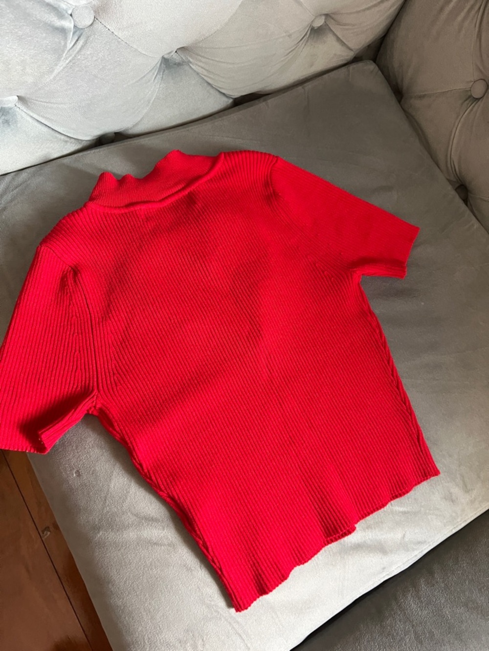 ✨AKIRA Red Ribbed Cropped Tee with Heart Cutout and Crystal Detail✨ - Picture 8 of 10